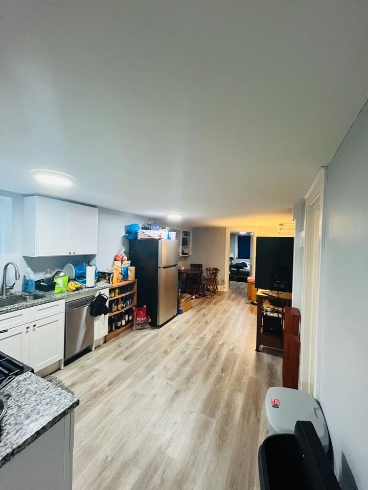 318 State St - Photo 4 of 8