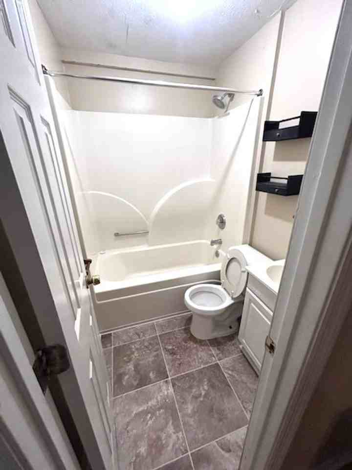 107 107 38TH STREET A & B - Photo 3 of 6