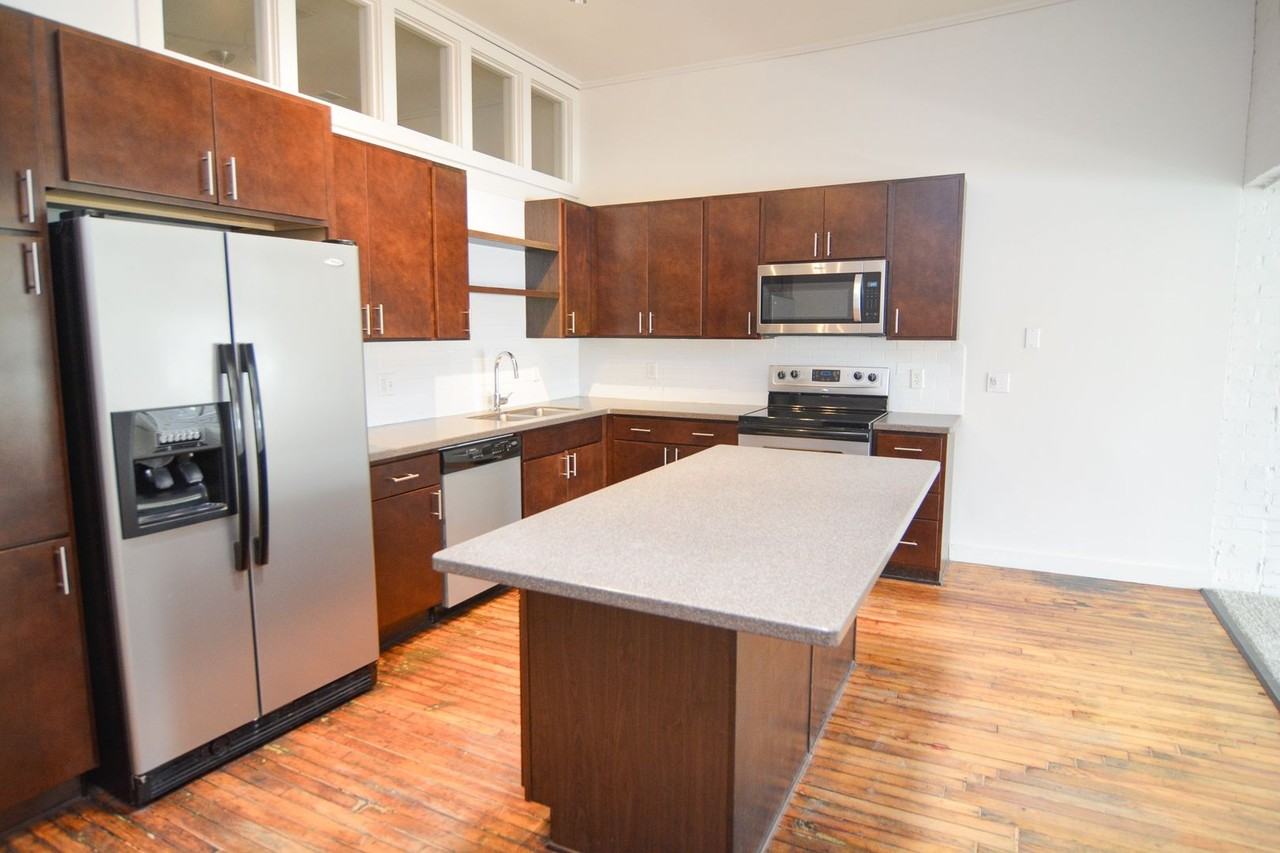 Hughes Irons - Photo 3 of 5