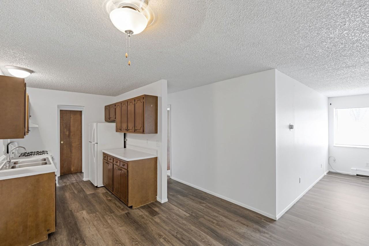 Carriage House (Albion 64 LLC) - Photo 6 of 22