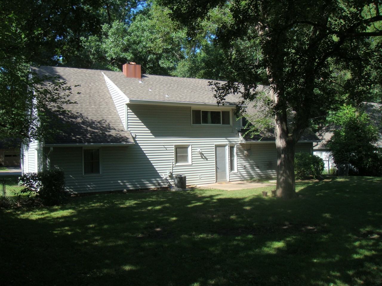 5608 W 101st St - Photo 2 of 22