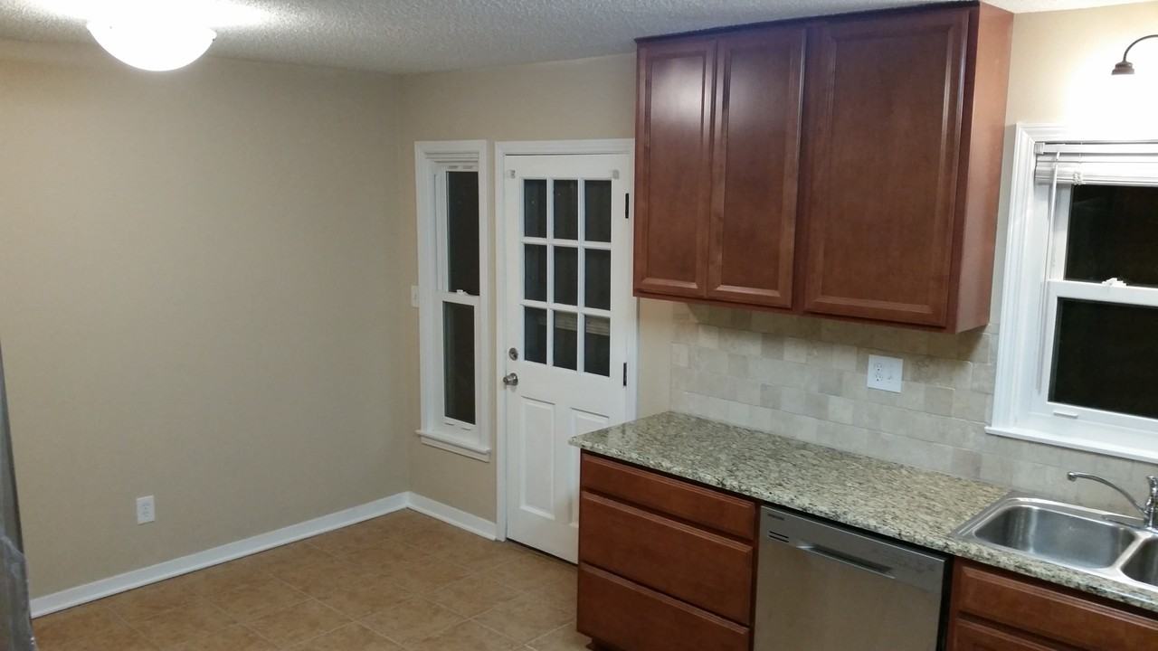 5608 W 101st St - Photo 5 of 22