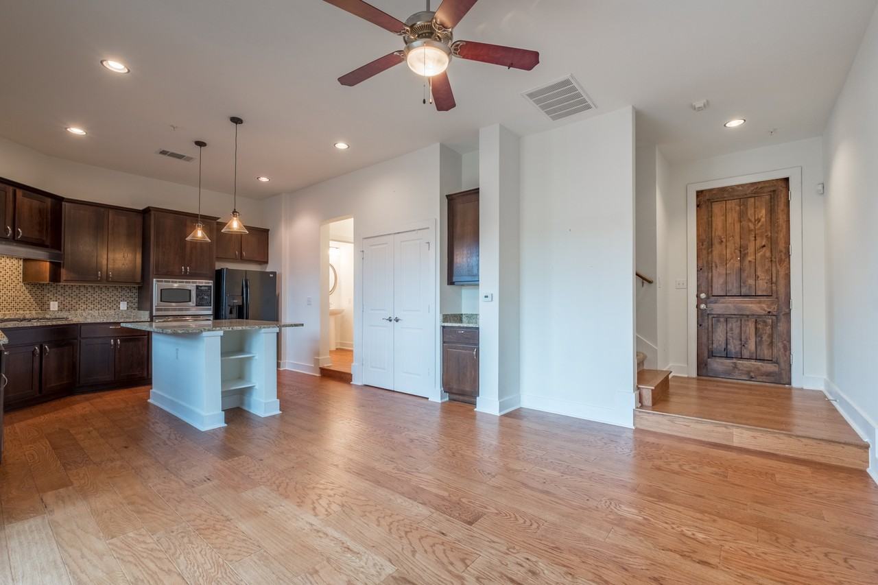 8110 Ranch Road 2222 - Photo 4 of 49