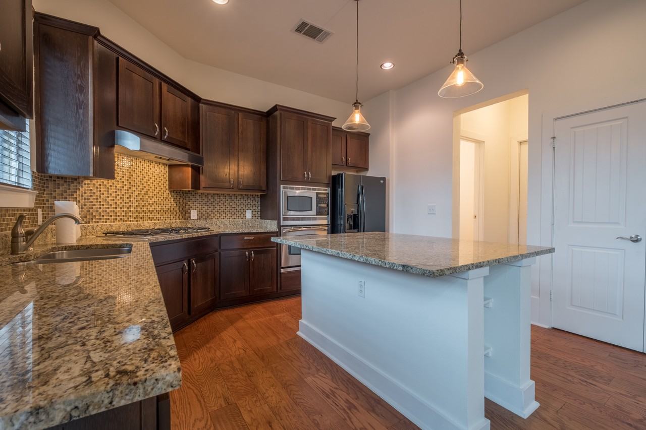 8110 Ranch Road 2222 - Photo 6 of 49