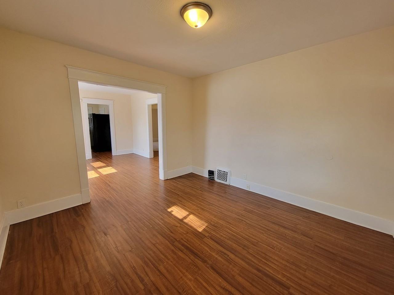 611 N Frances St - Photo 2 of 17