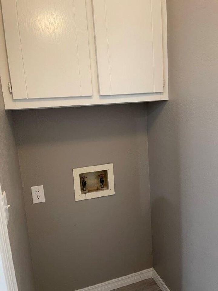 8520 Wakefield St - Photo 6 of 20