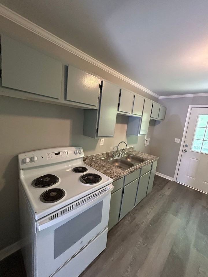 109 Tillman Dr - Photo 3 of 6