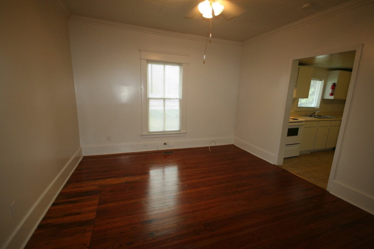 1309 Watts St - Photo 4 of 14