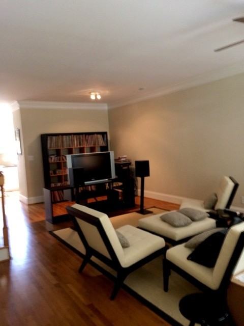 203 Crestland Ave - Photo 3 of 6
