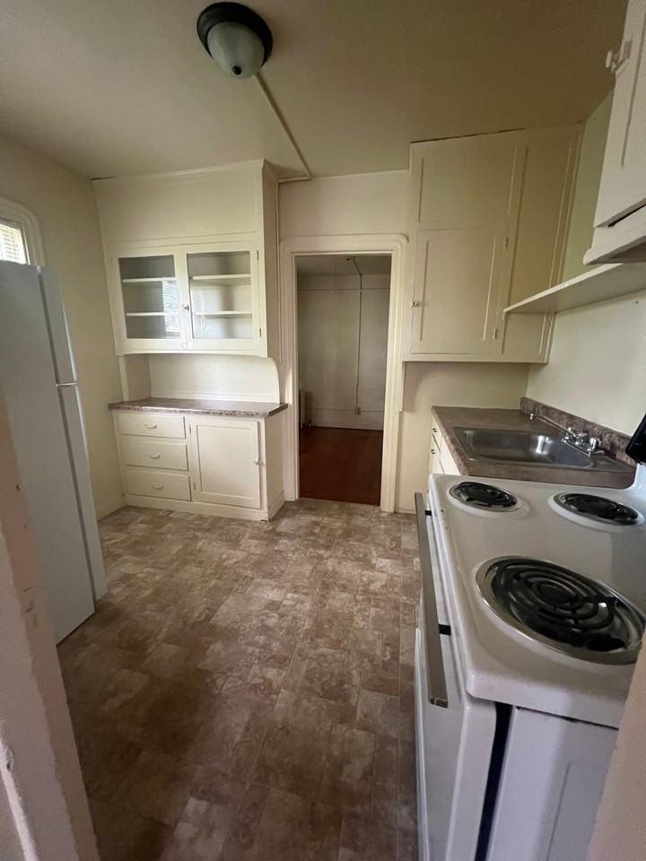 1120 Pine St ##301 - Photo 2 of 4