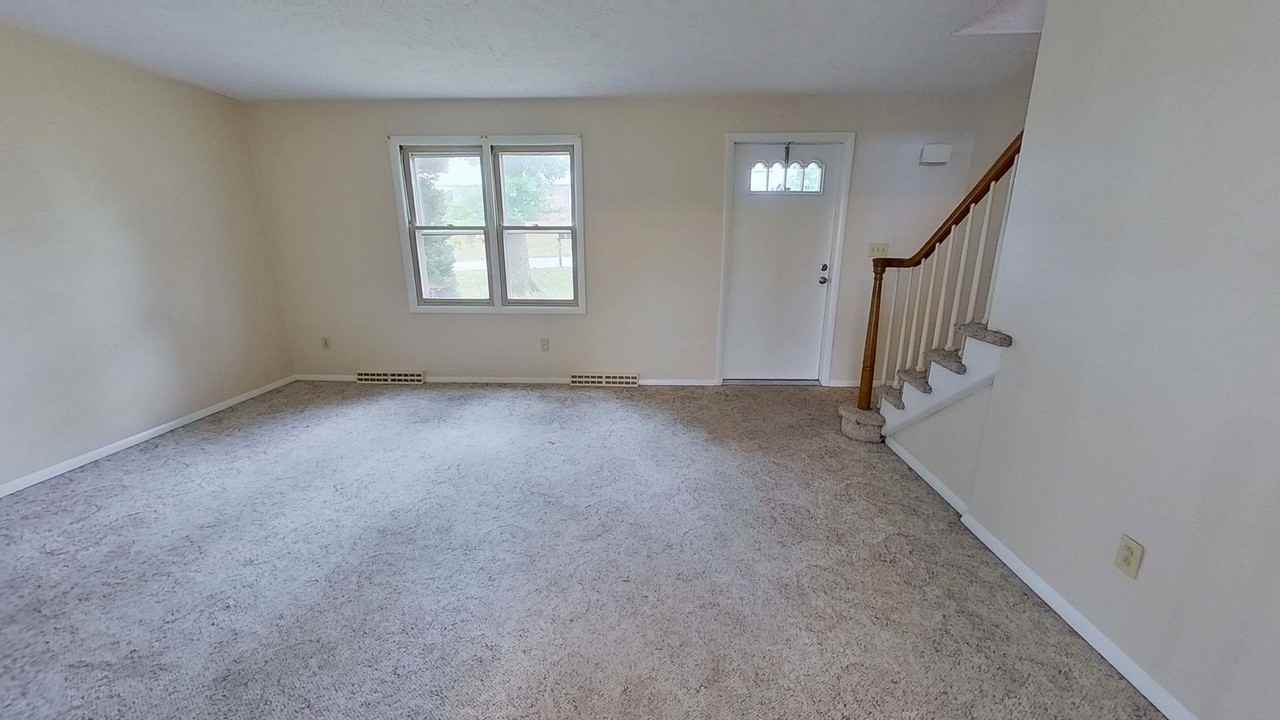 139 Oak Manor Dr - Photo 3 of 11