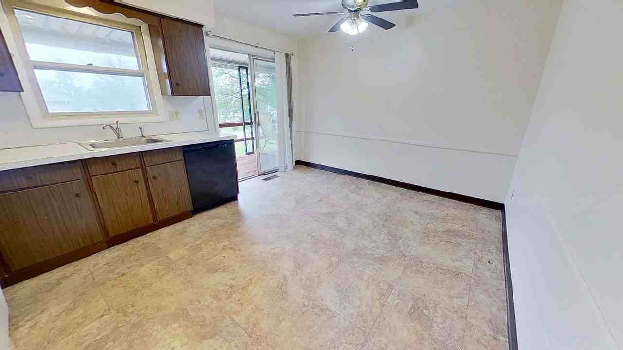 139 Oak Manor Dr - Photo 5 of 11