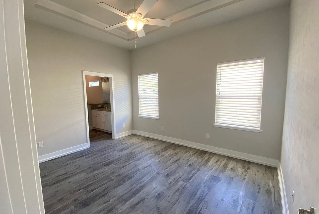 416 Nw 1st St - Photo 6 of 8