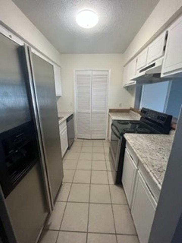 1206 Stephen Dr - Photo 4 of 19