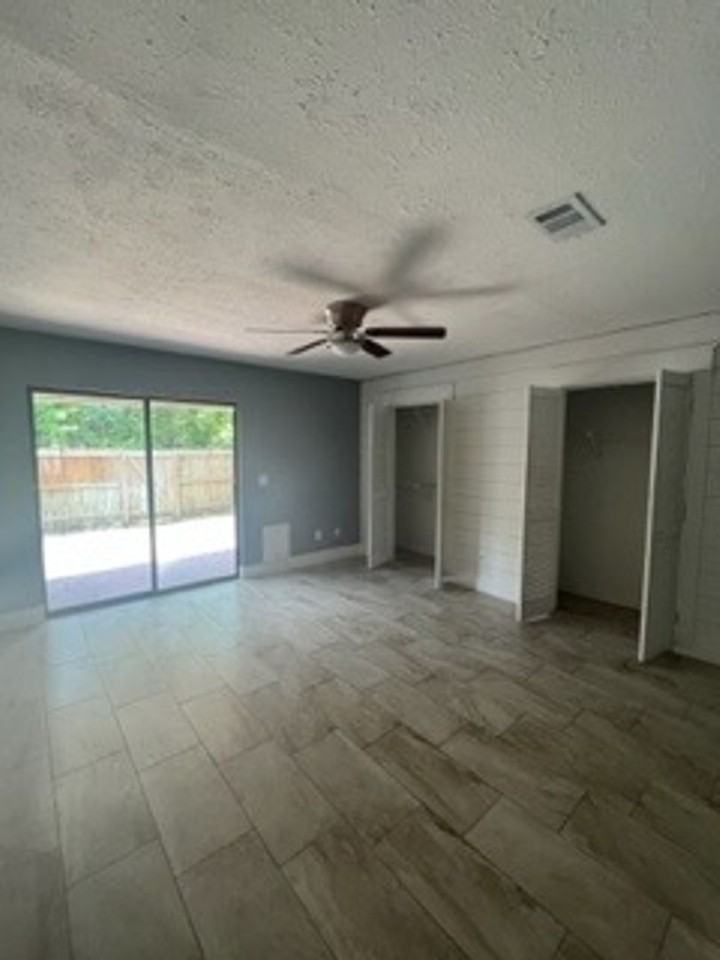 1206 Stephen Dr - Photo 7 of 19