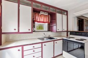 featured image of 615 E 3rd St