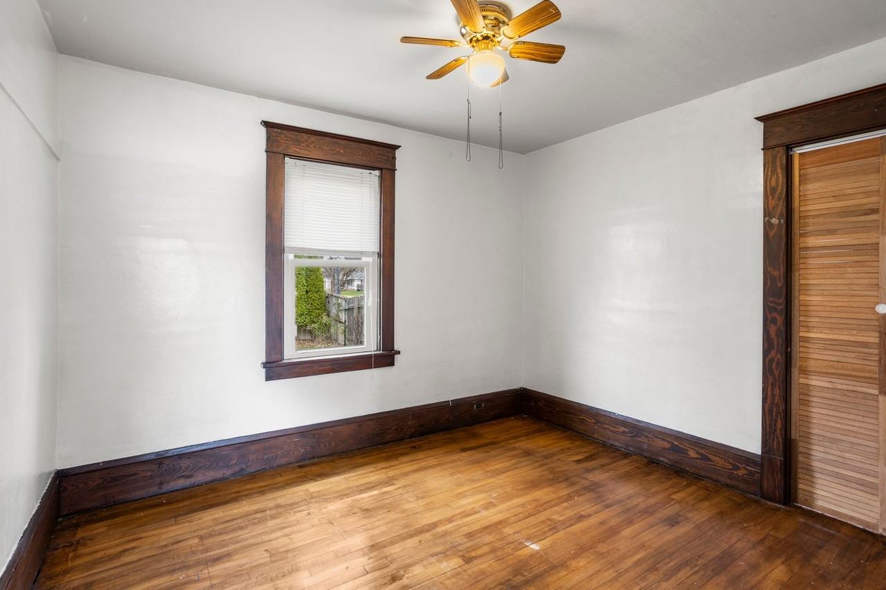 615 E 3rd St - Photo 2 of 24