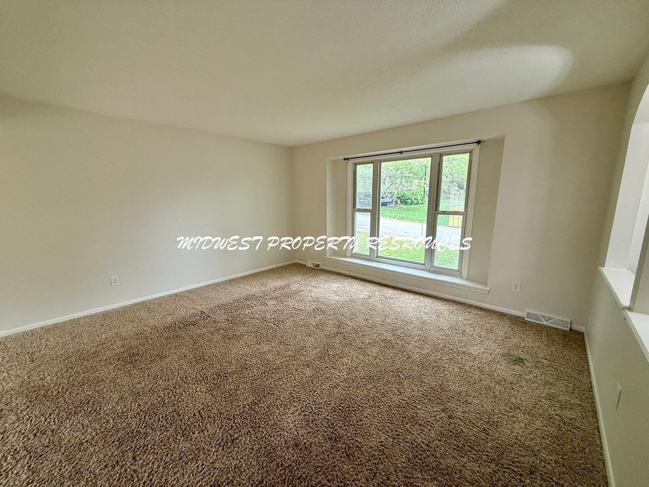 3602 Ne Chapel Dr - Photo 3 of 22