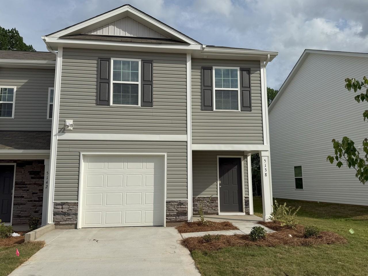 5138 Hyrule Dr - Photo 2 of 14