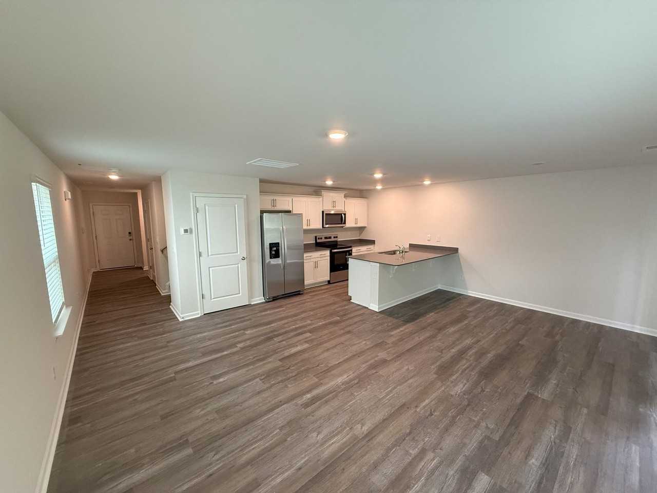 5138 Hyrule Dr - Photo 4 of 14