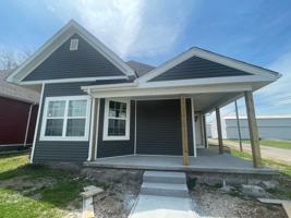 featured image of 139 W 10th Ave