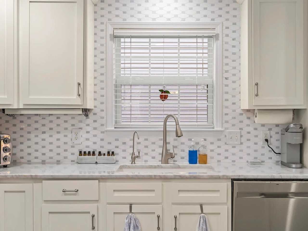 302 Belvedere Dr #NA - Photo 7 of 33