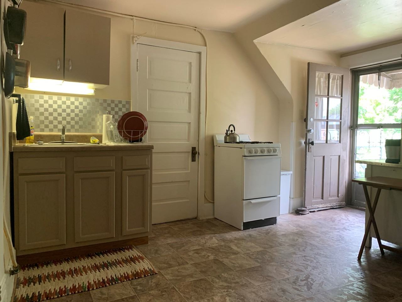 1284 Highland St #C - Photo 5 of 14