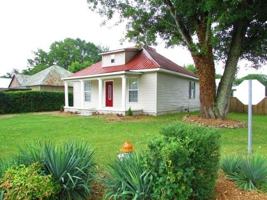 featured image of 711 N Pine St #NA