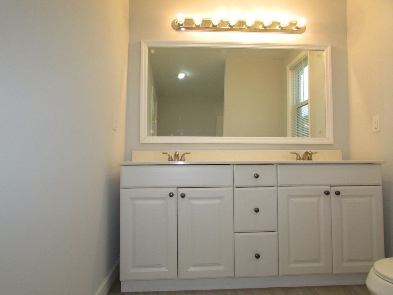 711 N Pine St #NA - Photo 6 of 13