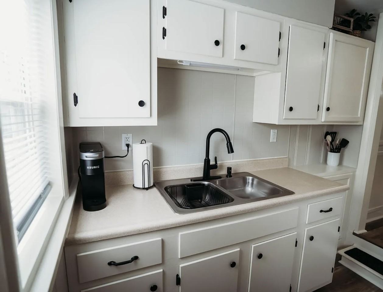 811 S Main St #2 - Photo 4 of 16
