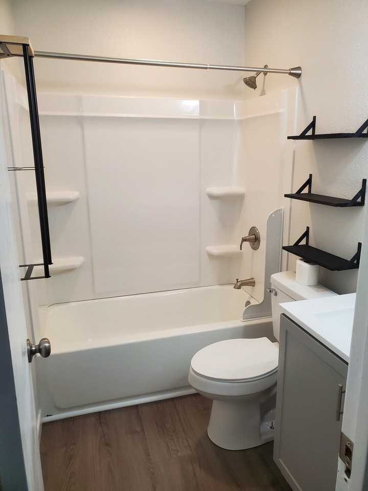 406 W Abbey St #B - Photo 7 of 20
