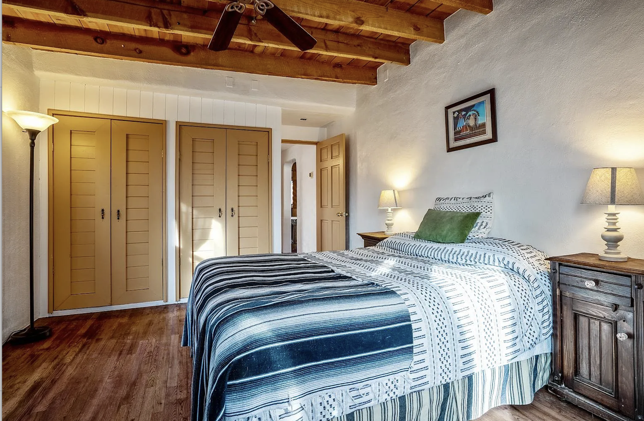 901 Dunlap St #NA - Photo 3 of 18