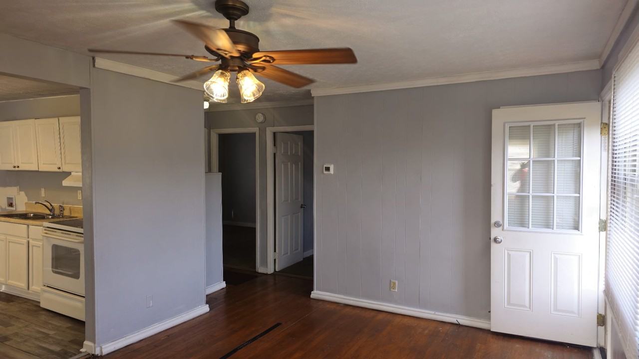 141 Latimer Rd #143 - Photo 4 of 11