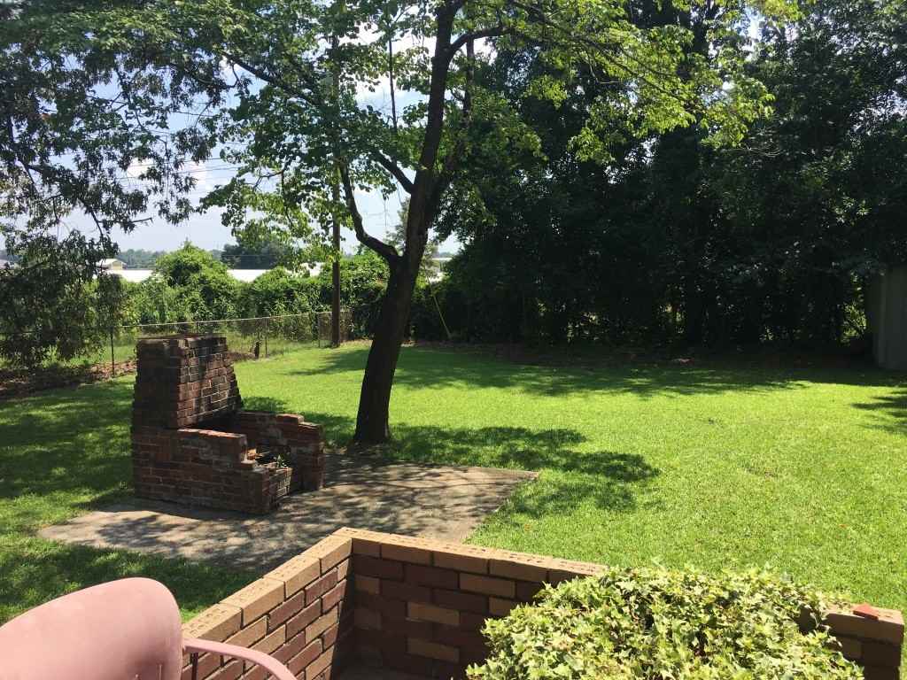 2900 Holt Drive - Photo 4 of 33