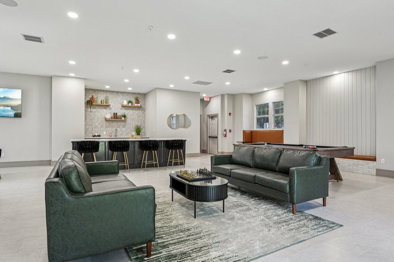 La Ventura Apartments - Photo 3 of 50