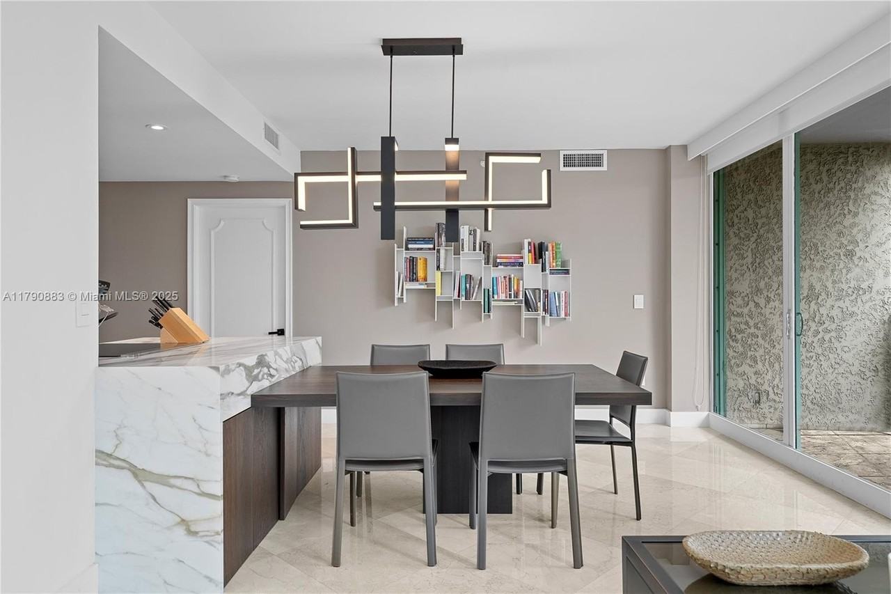 3400 Sw 27th Ave #201 - Photo 3 of 15