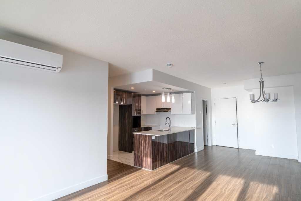 3580 Boulevard Saint-Elzéar Ouest #1419 - Photo 2 of 18