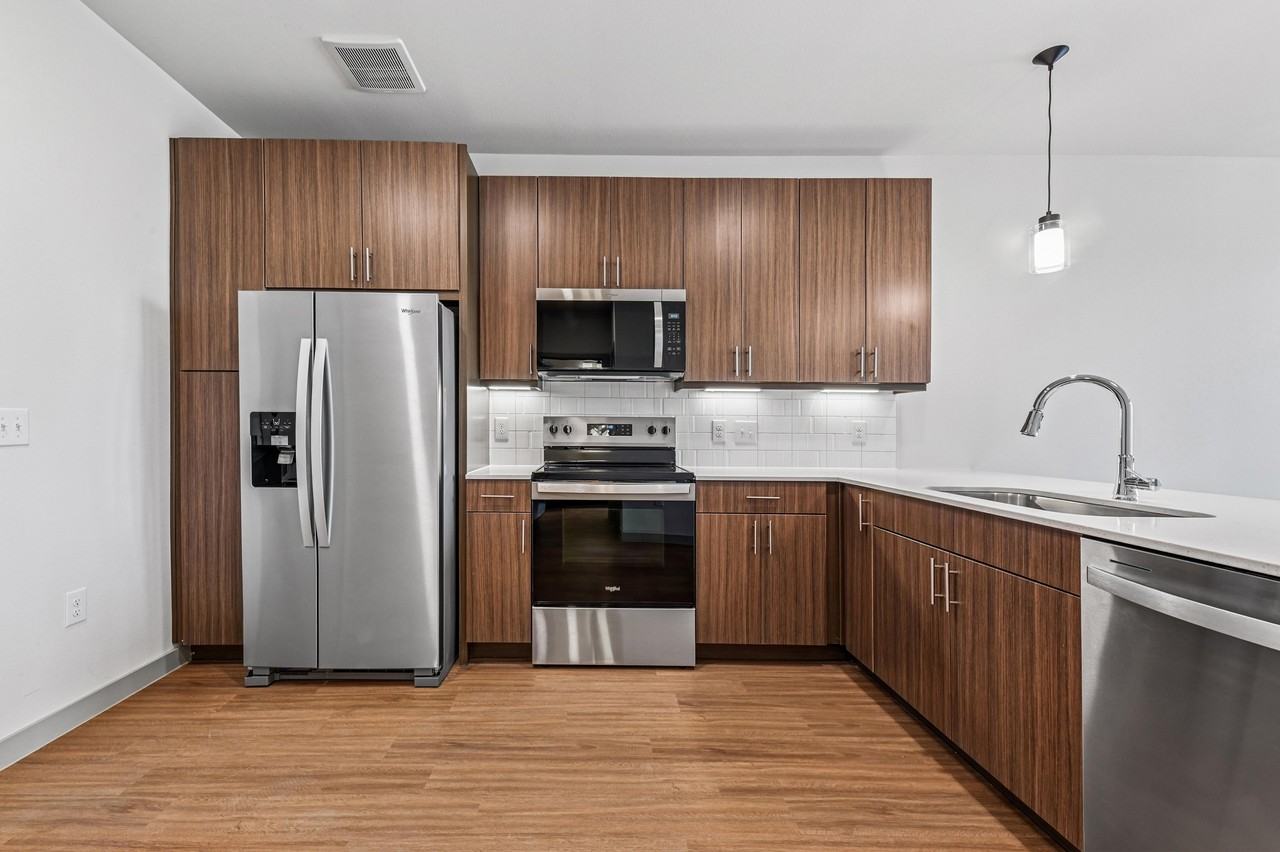 EVIVA Trinity Mills Station - Photo 2 of 50