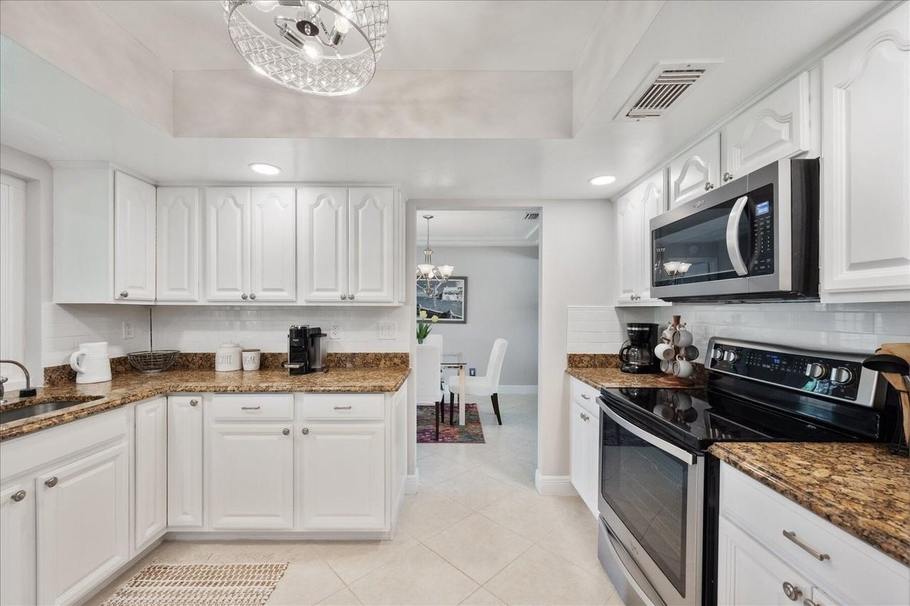 13937 Exotica Lane - Photo 7 of 28