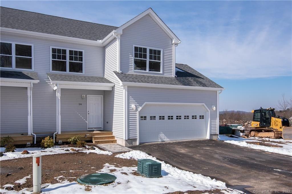 28 Woodside Dr - Photo 2 of 25