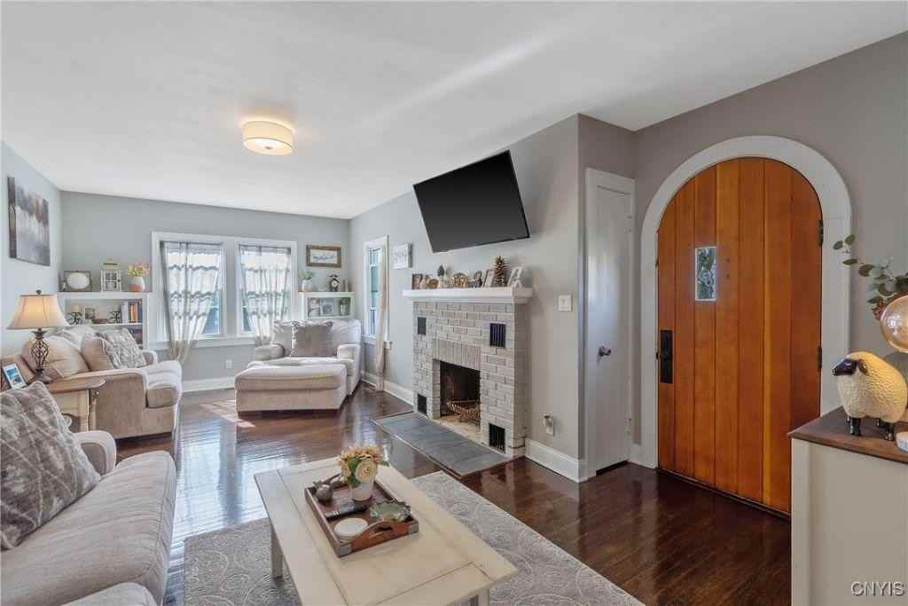 88 Bradford St - Photo 3 of 33