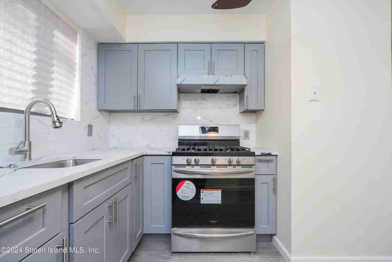 109 Elm St - Photo 2 of 11