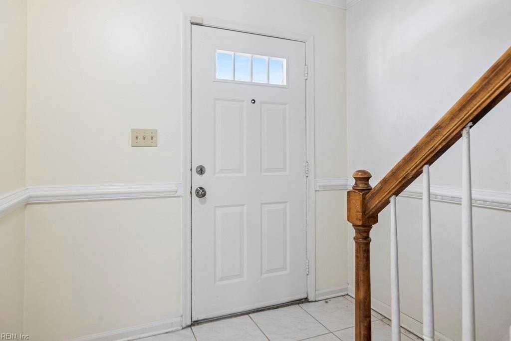 4762 Woods Edge Road - Photo 4 of 27