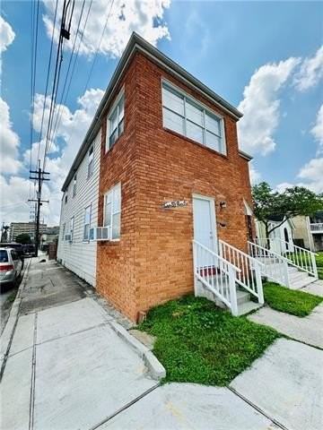 2639 Robert St - Photo 4 of 19