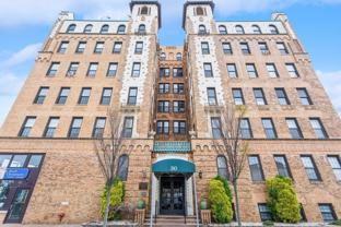 310 Riverside Blvd ##3c - Photo 1 of 1