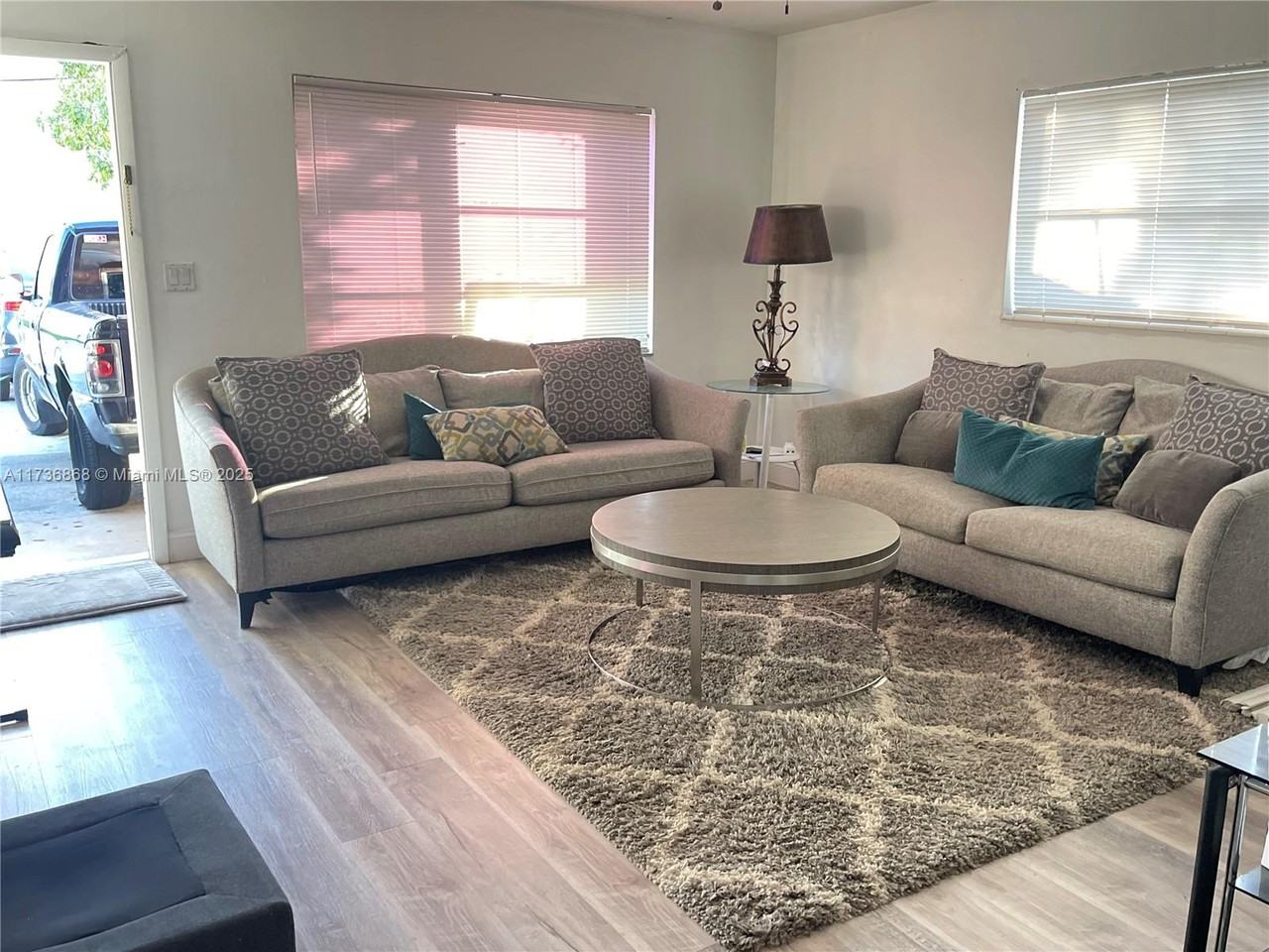 1091 Sw 32nd Ct ##W - Photo 4 of 14