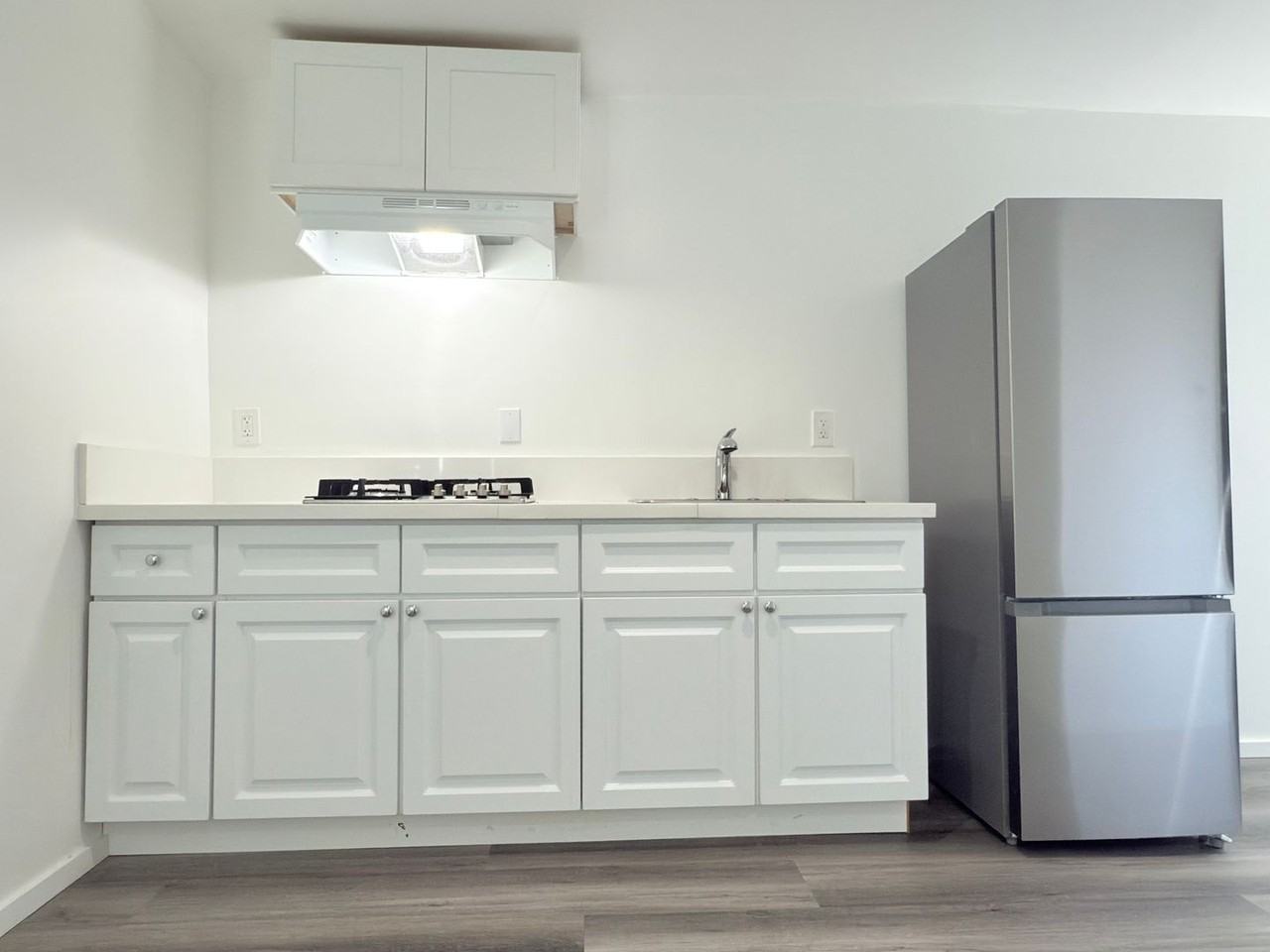 639 Griffith St - Photo 2 of 7