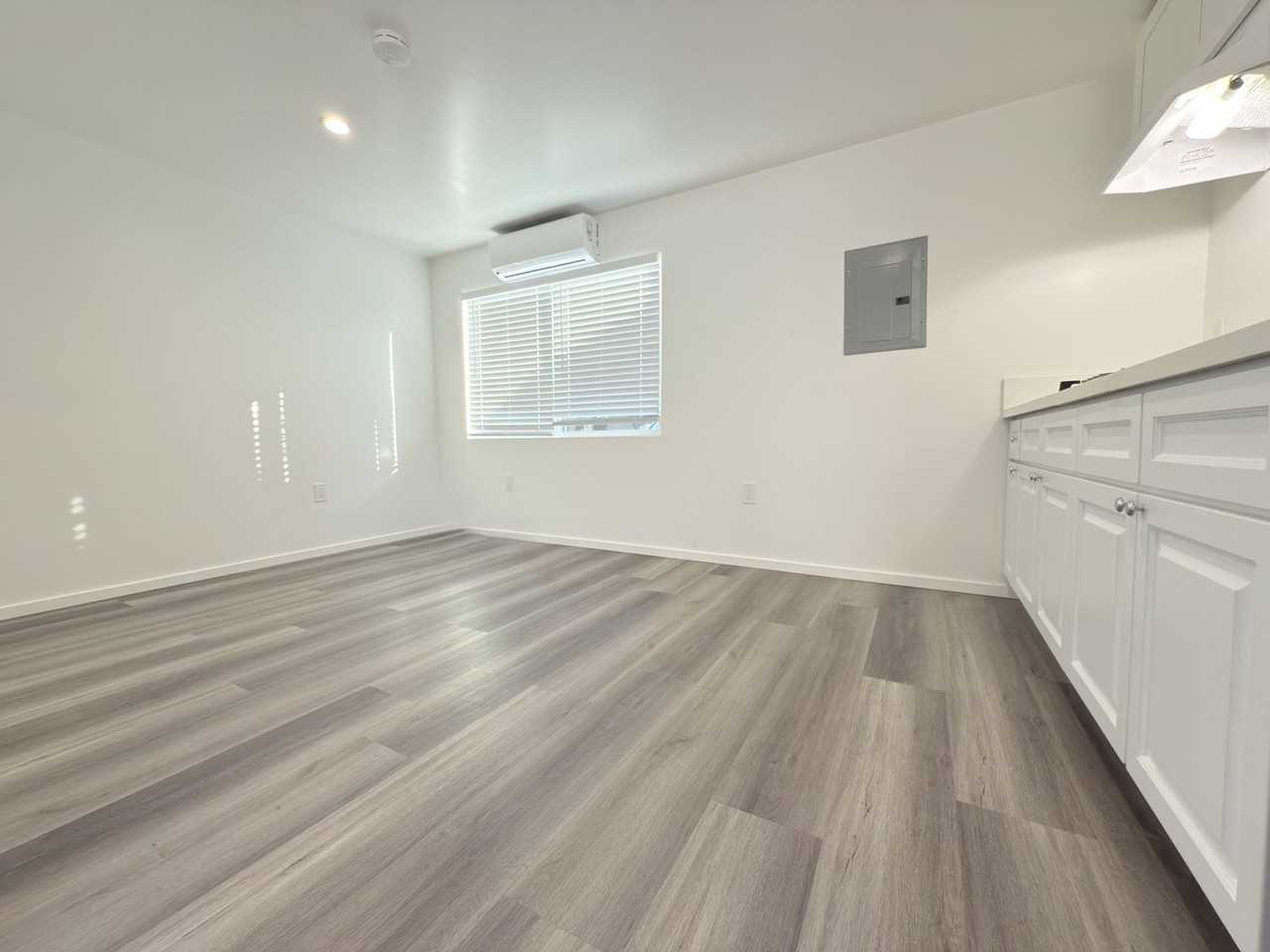 639 Griffith St - Photo 4 of 7