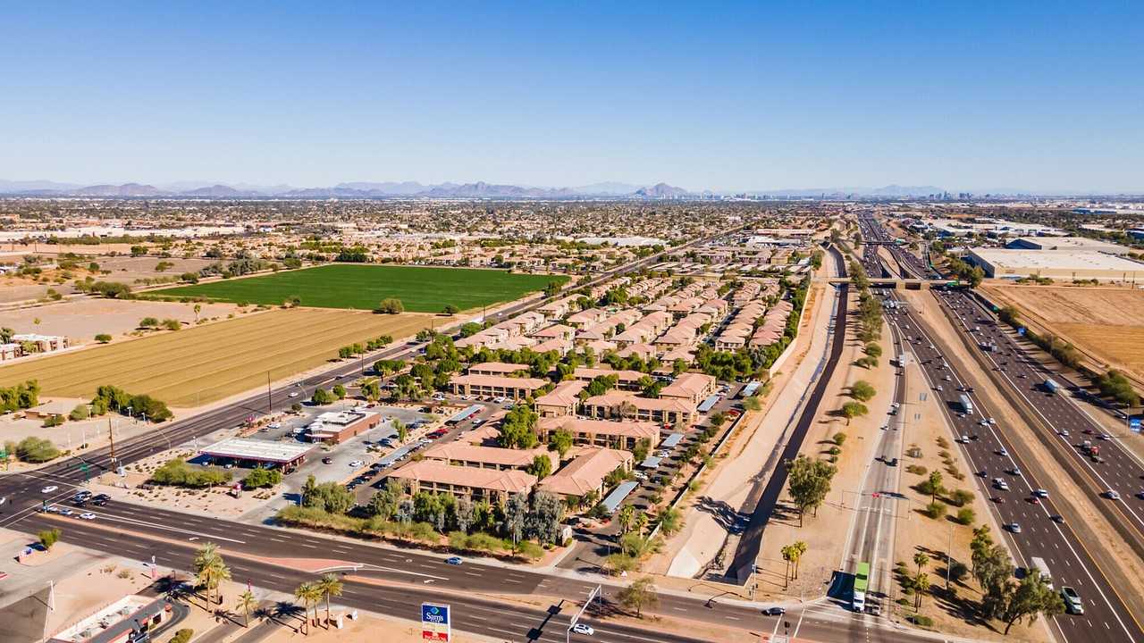 Residence at McDowell - Photo 2 of 7