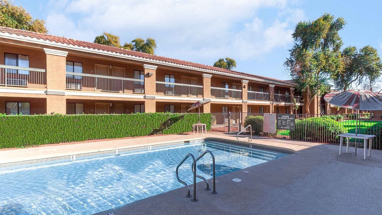 Residence at McDowell - Photo 5 of 7